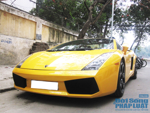 Bò vàng Lamborghini Gallardo tái xuất trên phố Hà Nội