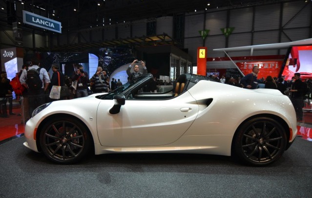 Alfa-Romeo-4C-Spider-Concept-07