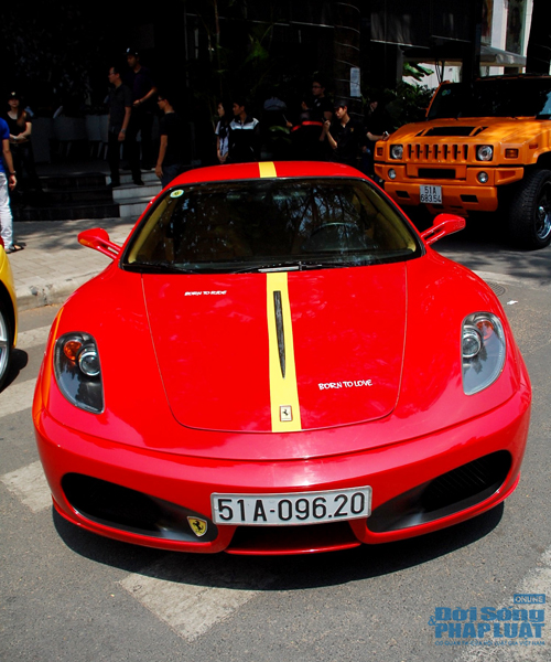 Dàn siêu xe khủng họp mặt trên phố Sài Gòn