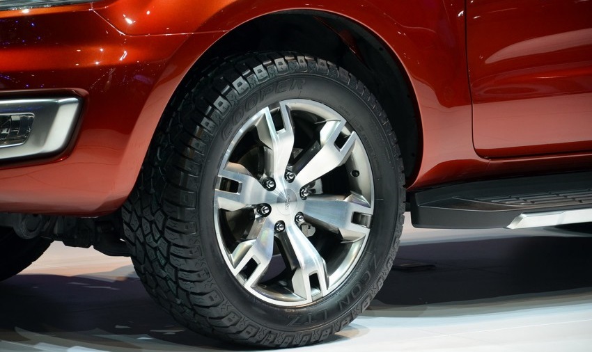 Ford-Everest-Concept-bangkok-motor-show-2014-03