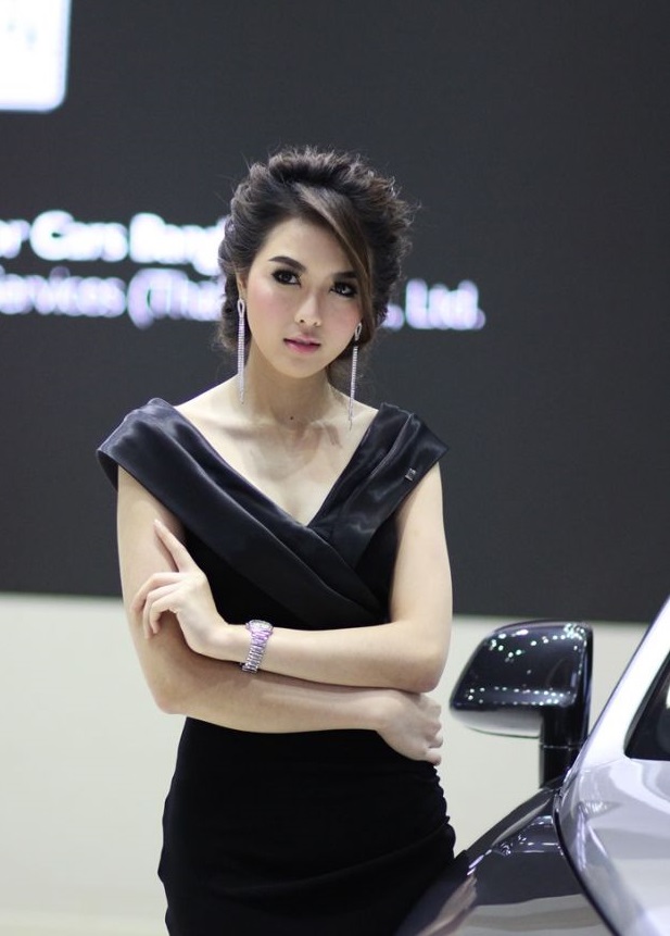 bangkok-motor-show-2014-nguoi-mau-06