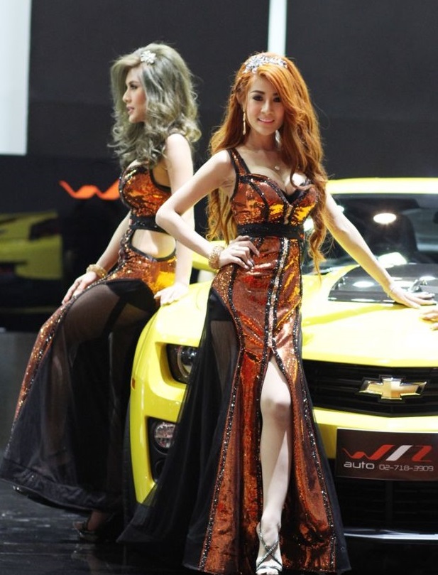bangkok-motor-show-2014-nguoi-mau-07