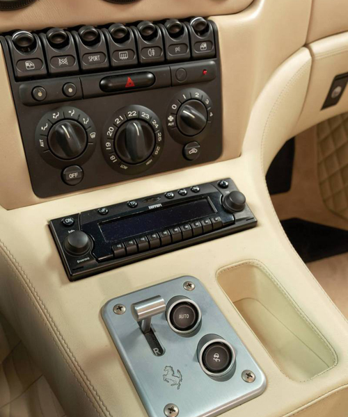 Cận cảnh siêu xe cực hiếm Ferrari 575 GTZ