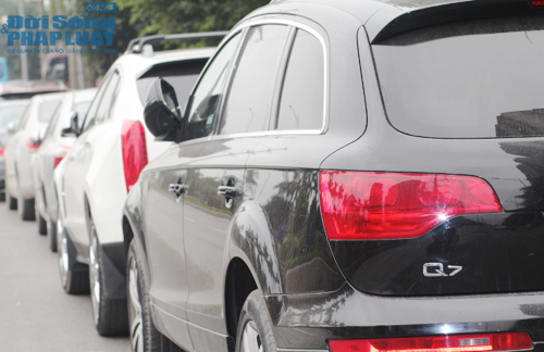 Rolls-Royce Phantom biển độc làm xe hoa trên phố Hà Nội