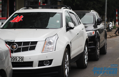 Rolls-Royce Phantom biển độc làm xe hoa trên phố Hà Nội