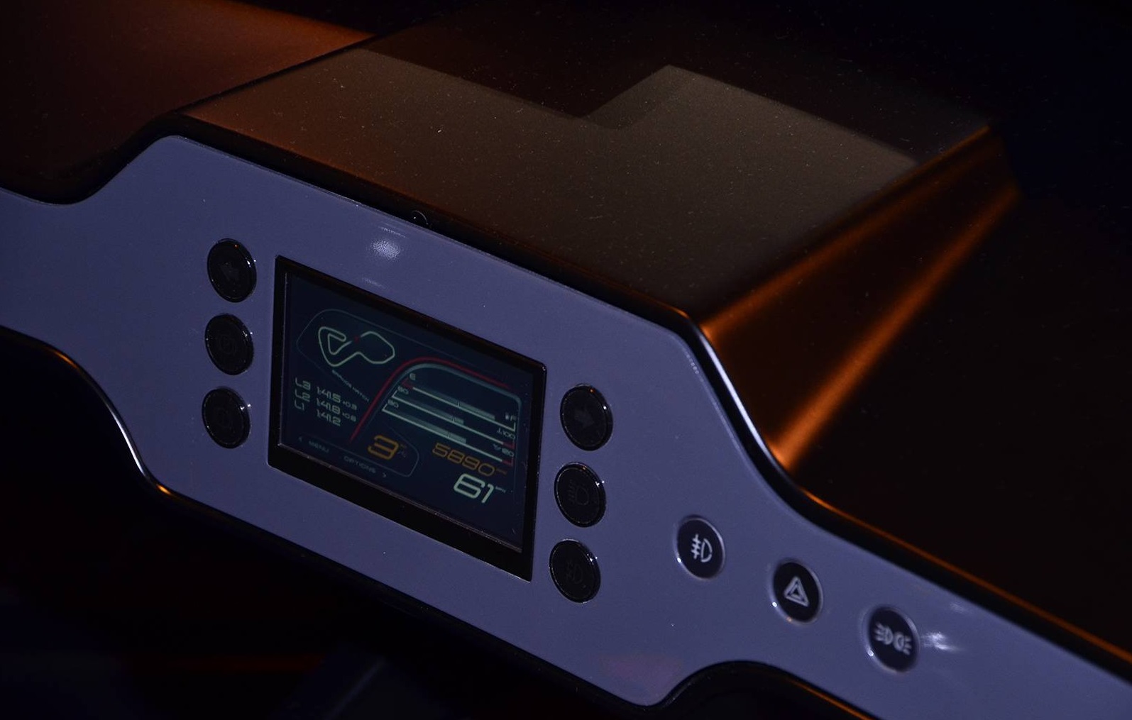 Diện kiến “quỷ nhỏ” Zenos E10