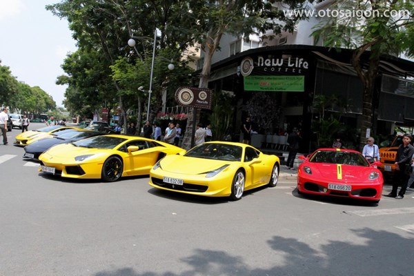 8x-sieu-xe-ferrari-sai-gon-phuong-thuy-05