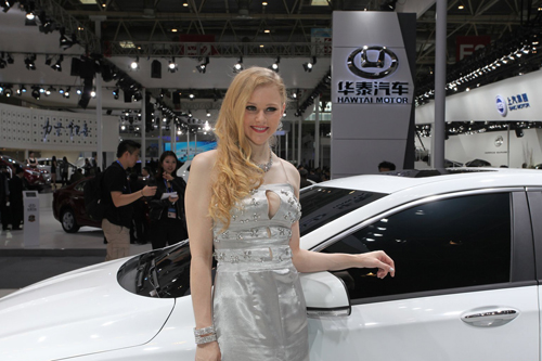 Những bóng hồng gợi cảm tại Bắc Kinh Auto Show 2014 (P.1)