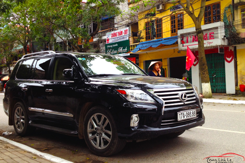 Về quê lúa Thái Bình ngắm dàn xe sang, biển độc triệu đô