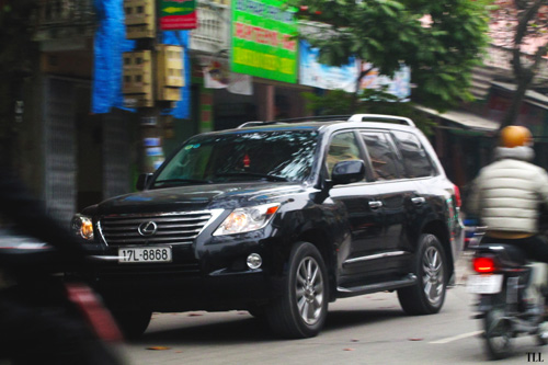 Về quê lúa Thái Bình ngắm dàn xe sang, biển độc triệu đô