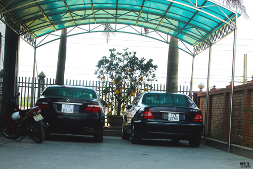 Về quê lúa Thái Bình ngắm dàn xe sang, biển độc triệu đô