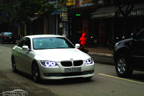 Về quê lúa Thái Bình ngắm dàn xe sang, biển độc triệu đô