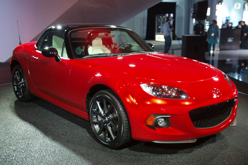 Mazda MX-5 Miata phiên bản 25 năm: Nhỏ, tài, xinh