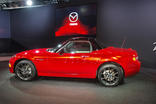 Mazda MX-5 Miata phiên bản 25 năm: Nhỏ, tài, xinh