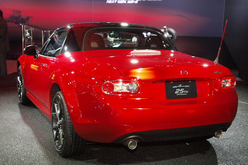 Mazda MX-5 Miata phiên bản 25 năm: Nhỏ, tài, xinh