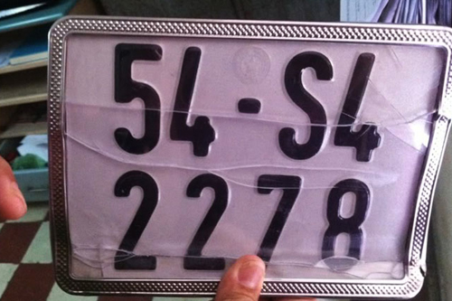 Cười té ghế muôn kiểu luận biển số xe của người Việt