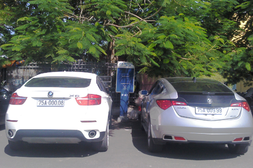 Huế mộng mơ nhưng không thiếu xe sang, biển đẹp