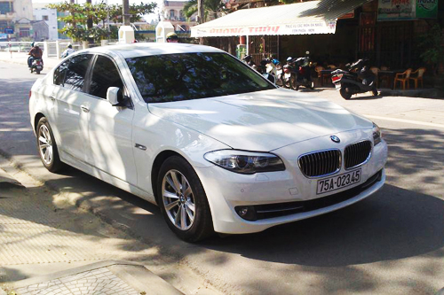 Huế mộng mơ nhưng không thiếu xe sang, biển đẹp