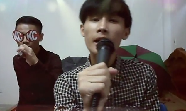 Cơn mưa ngang qua chế xuất hiện hot girl bánh tráng trộn