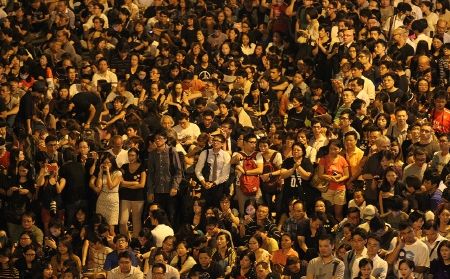 Trung tâm Hồng Kông lại tràn ngập người biểu tình