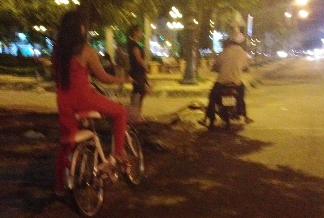 “Bướm đêm” giữa trung tâm thành phố “Bướm đêm” giữa trung tâm thành phố