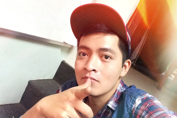 Gương mặt thật của chàng trai răng vẩu đang gây bão mạng