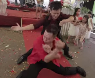 “Lam Trường” nhảy cực sung trong đám cưới