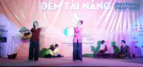 Hot girl Thu Thảo quyến rũ với “Chuyện tình nhà thơ”