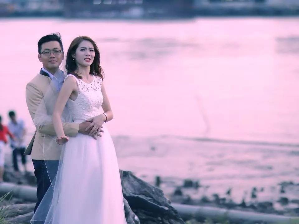 Hot girl Kim Nhã nhóm hài BB&BG bất ngờ tổ chức đám cưới