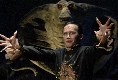 Những kiểu tóc khó nhịn cười của Hoài Linh