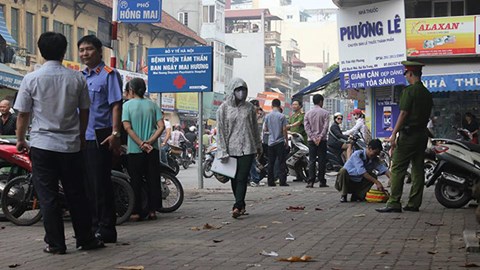 Xe ôm bị vạ vì đâm nhau Xe ôm bị vạ vì đâm nhau