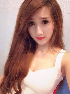 Cô gái Huế có dáng đi “như người mẫu” gây sốt là ai?