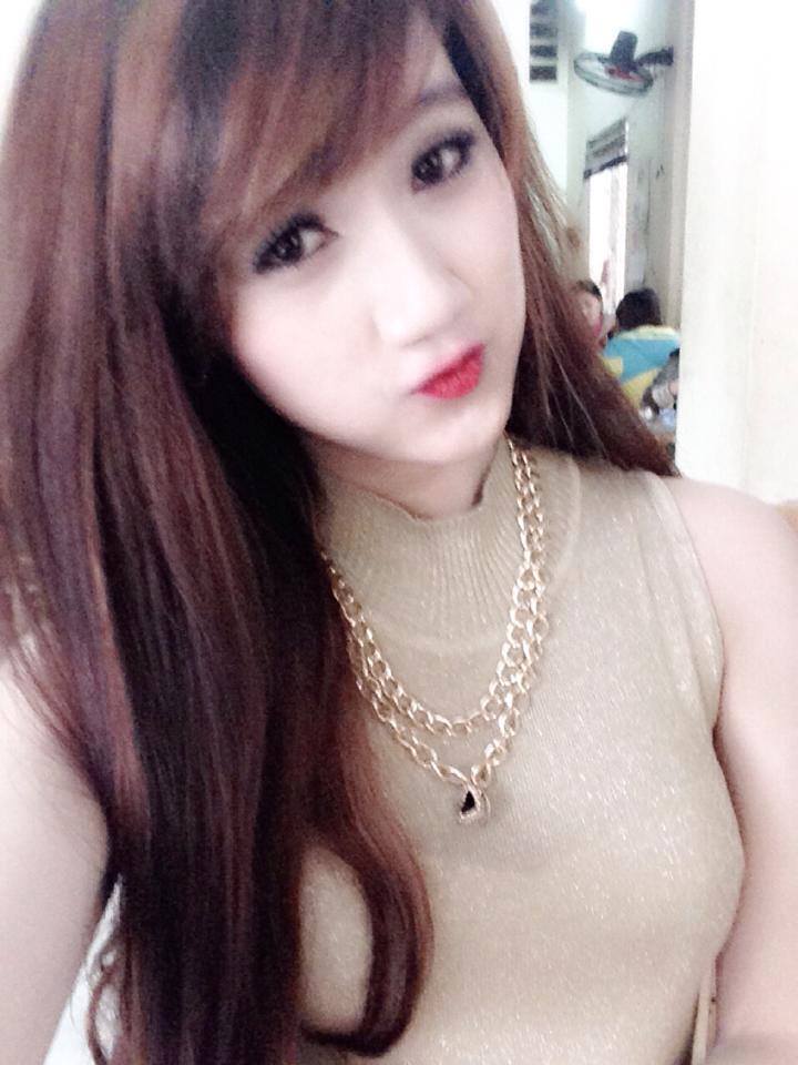 Cô gái Huế có dáng đi “như người mẫu” gây sốt là ai?