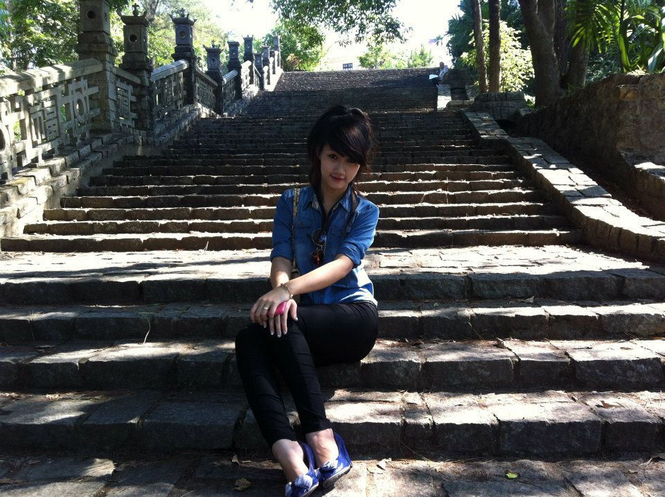 Cô gái Huế có dáng đi “như người mẫu” gây sốt là ai?