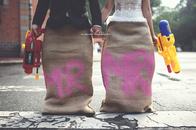 Những bộ ảnh cưới độc đáo, hài hước xem là muốn kết hôn