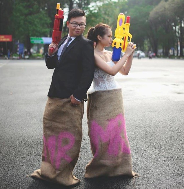 Những bộ ảnh cưới độc đáo, hài hước xem là muốn kết hôn