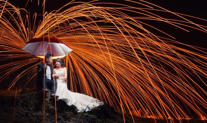 Những bộ ảnh cưới độc đáo, hài hước xem là muốn kết hôn