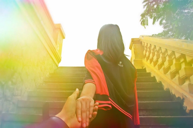 Anh nắm tay em đi khắp Sài Gòn của cặp đôi 9X 