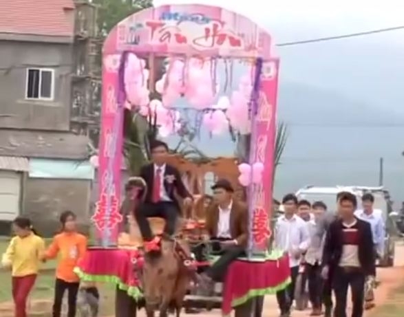 Năm phương tiện rước dâu có một không hai ở Việt Nam