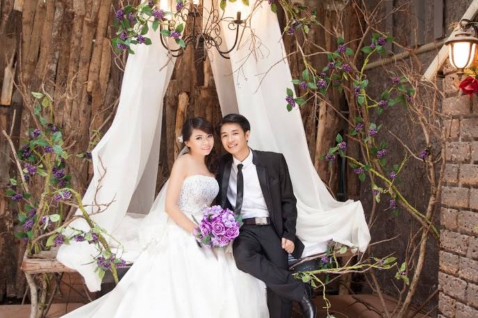 Thiệp cưới hình facebook cực độc của cặp đôi 8X gây xôn xao