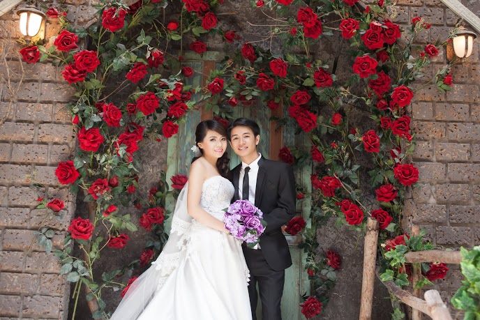 Thiệp cưới hình facebook cực độc của cặp đôi 8X gây xôn xao