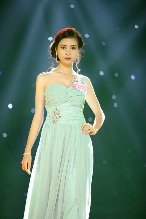 Nữ sinh miền núi giành vương miện hoa khôi Charm of Law 2014