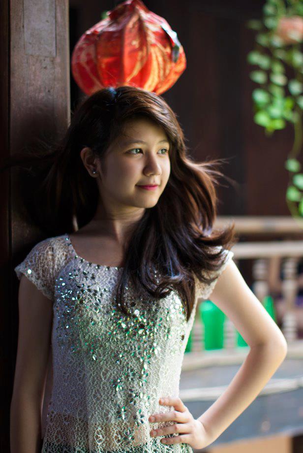 Hot girl Hà Thành An Japan cover hit “Maps” cực sôi động