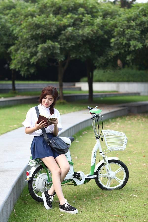 Hot girl Hà Thành An Japan cover hit “Maps” cực sôi động