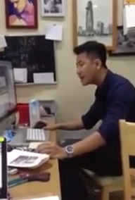 Clip: Chàng trai cover “Chắc ai đó sẽ về” phiên bản Thái Lan