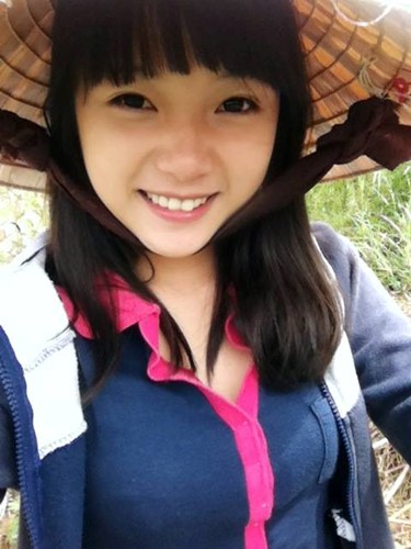 Vẻ đẹp vạn người mê của nữ sinh 9X bị chụp lén 