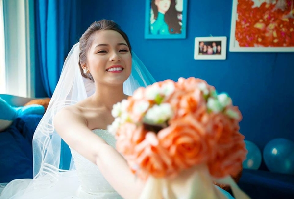 Vẻ đẹp vạn người mê của nữ sinh 9X bị chụp lén 