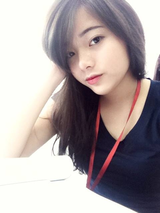 Vẻ đẹp vạn người mê của nữ sinh 9X bị chụp lén 