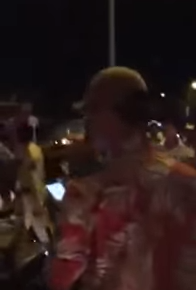 Clip: Thanh niên “hung hăng”, cảnh sát dùng võ thuật khống chế