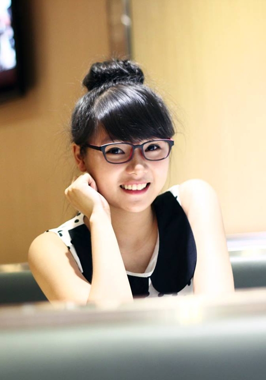 3 hot girl bất ngờ nổi tiếng trên mạng